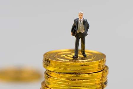 黄金专家喊单，合法与否？